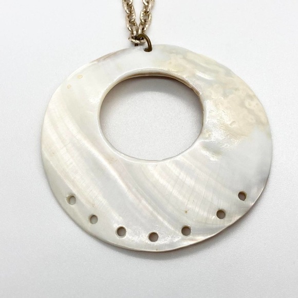 ROUND Cutout Mother of Pearl Seashell Necklace - Picture 2 of 9